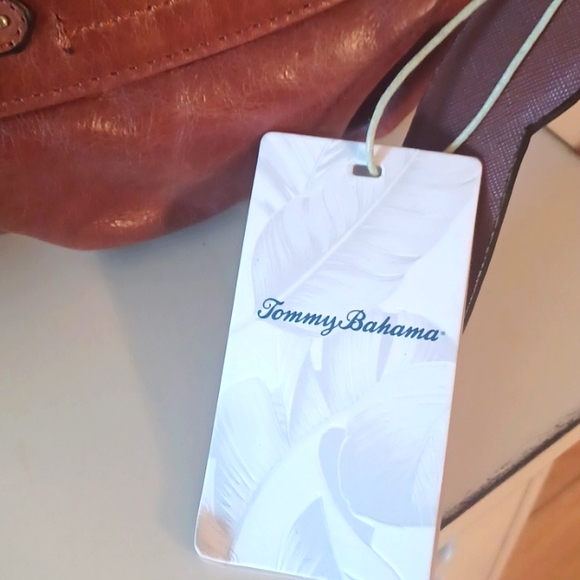Tommy Bahama Lerum Clutch Crossbody Leather Handbag Cognac NWT - Picture 5 of 11
